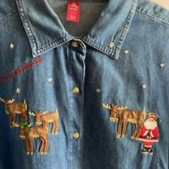 BLUE DENIM WOMEN'S SHIRT EMBROIDERED MERRY CHRISTMAS SIZE LARGE - Picture 2 of 6